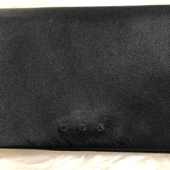 👜KATE SPADE BLACK DUCHESS SATIN MINIMALIST SMALL EVENING BG W/THIN SILVER CHAIN - Picture 2 of 4